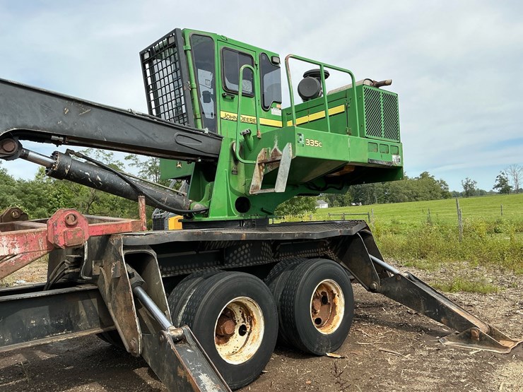 deere-335c-image-11