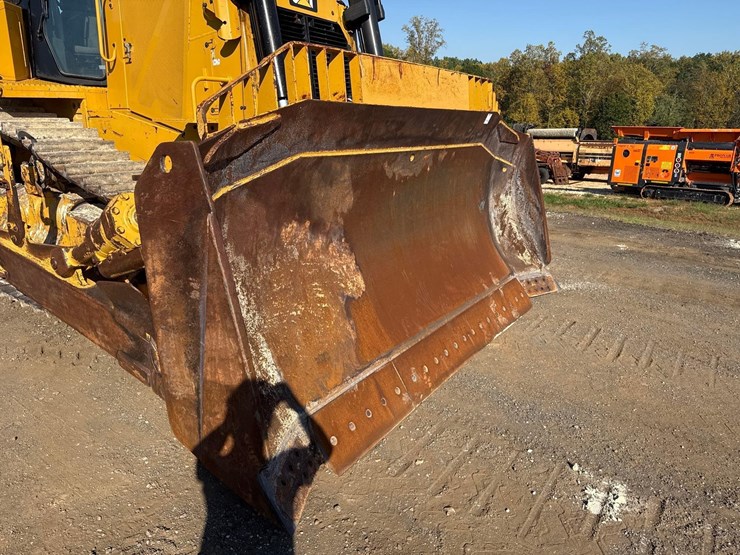 2019-caterpillar-d8t-image-12