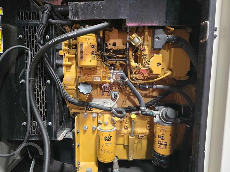 2013-caterpillar-xq60-6-image-12