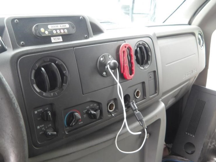 2017-ford-e450-image-21