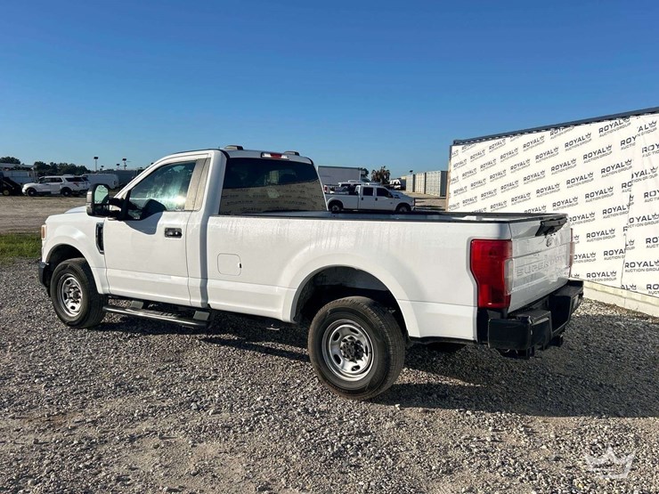 2022-ford-f350-image-4