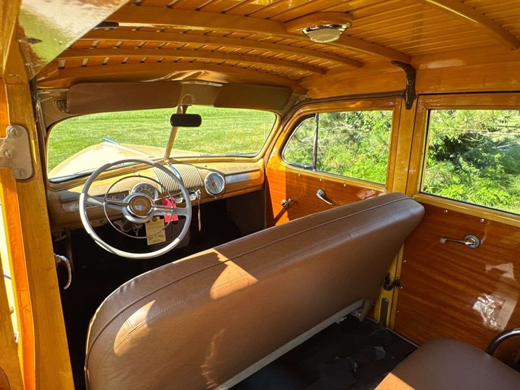 1947-ford-super-deluxe-woody-wagon-image-61