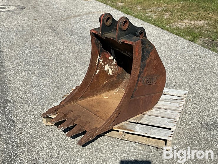 2020-fleco-sy60-24”-toothed-mini-excavator-bucket-image-1