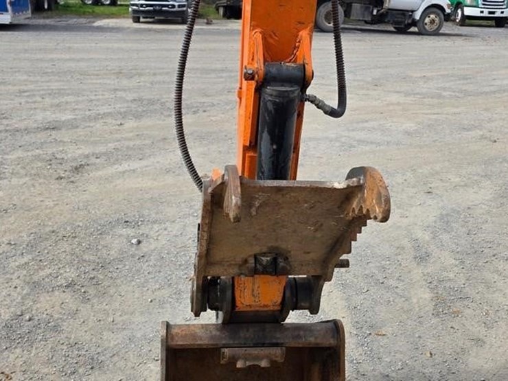 2023-doosan-dx63-3-image-42