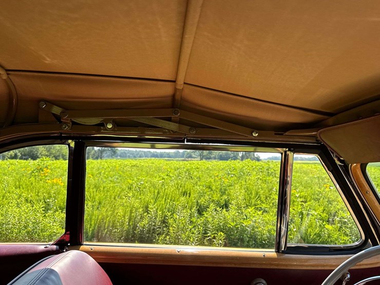 1947-ford-super-deluxe-sportsman-image-138