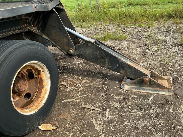 deere-335c-image-36