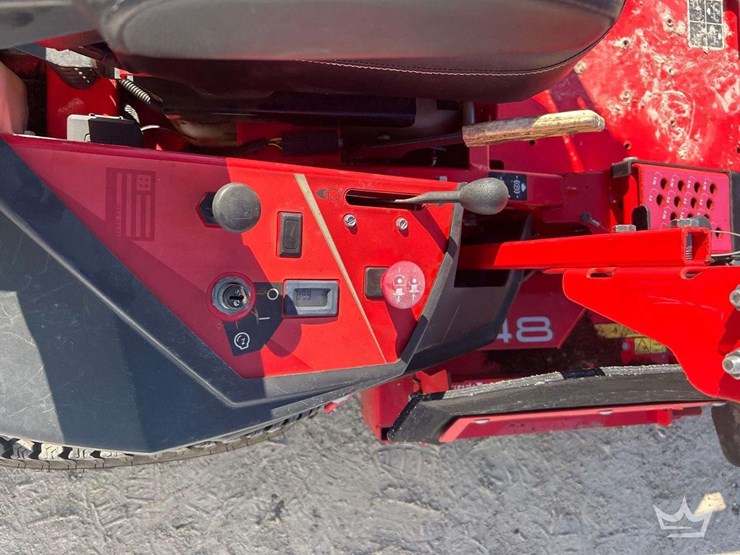 2021-gravely-zthd-48in-zero-turn-commercial-mower-image-12