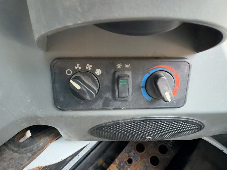 2019-bobcat-s650-image-20