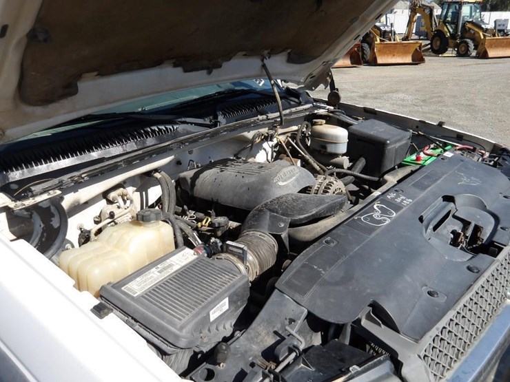 2003-chevrolet-silverado-2500-image-9