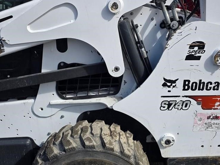 2023-bobcat-s740-image-24