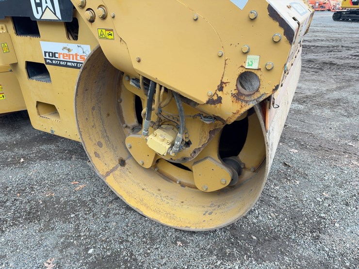 2011-caterpillar-cb64-image-8