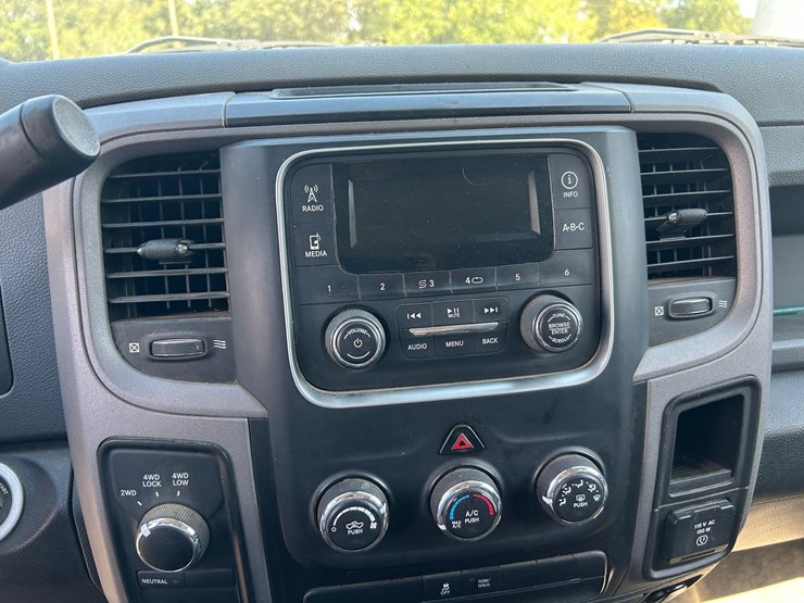 2014-dodge-1500-image-64