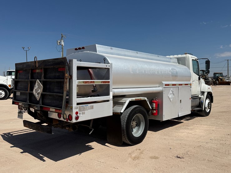 2015-hino-338-image-4