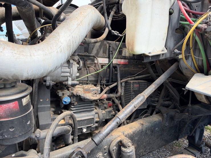 1996-ford-l9000-image-12