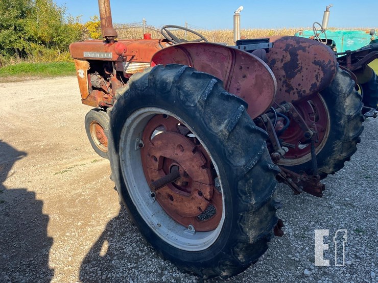 farmall-tractor-8224-image-5