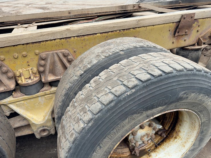 1990-ford-l9000-image-22