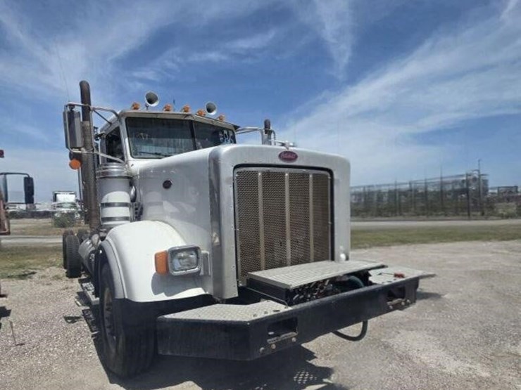 2018-peterbilt-367-image-2