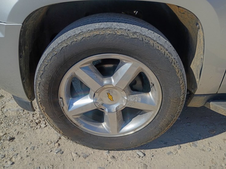 2010-chevrolet-suburban-image-91