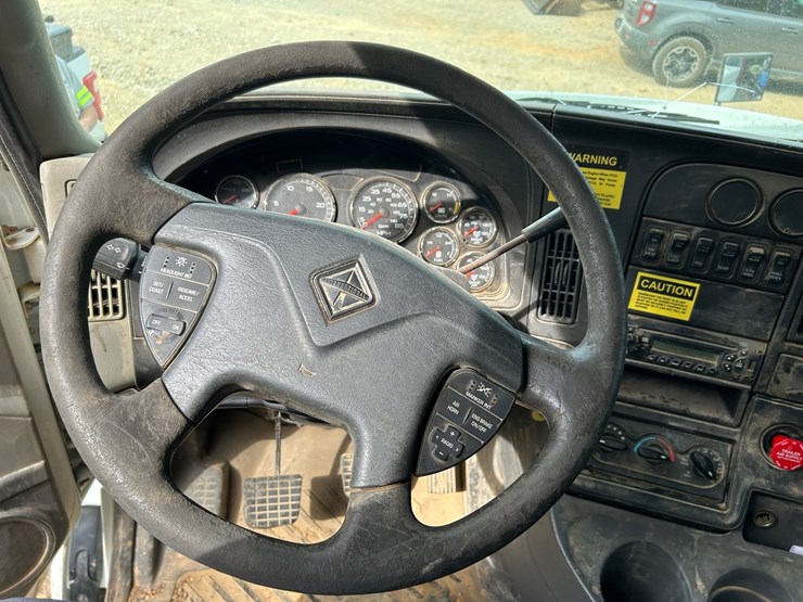 2013-international-prostar-image-69