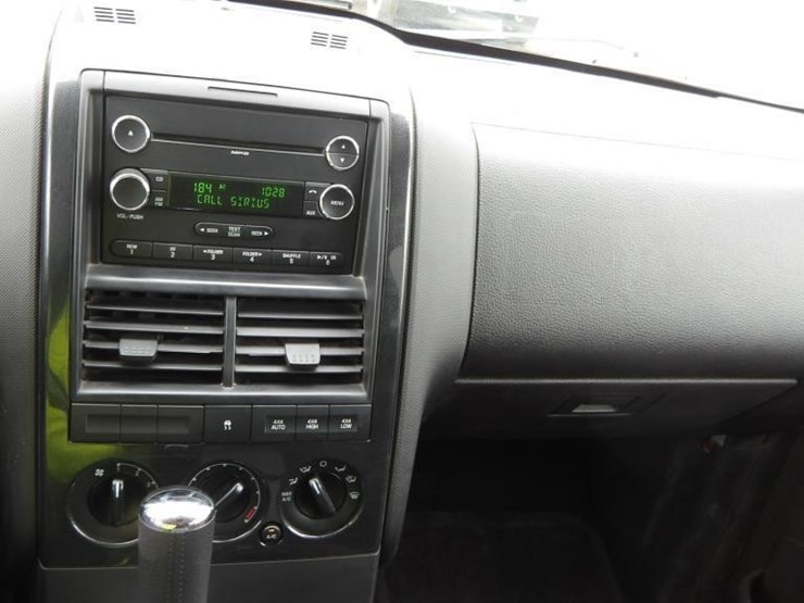 2010-ford-explorer-image-20
