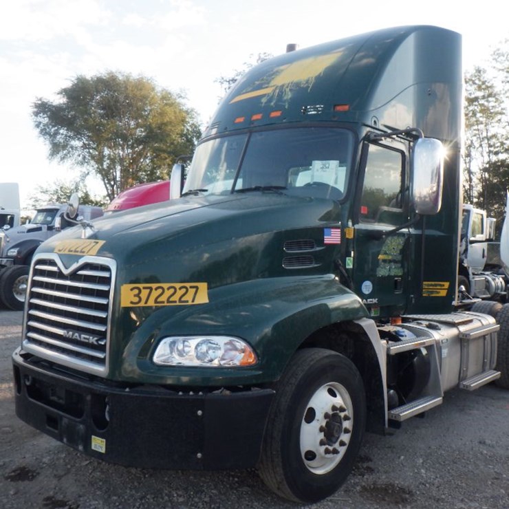 2018 MACK CH612