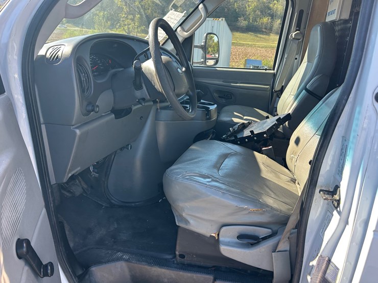 2008-ford-e450-image-9