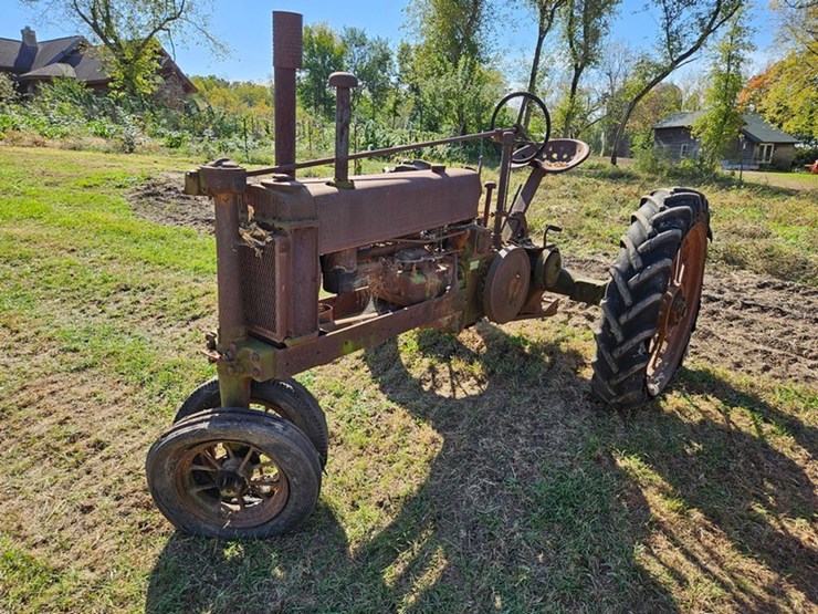 john-deere-model-b-image-1