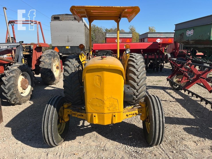2021-john-deere-301a-image-5