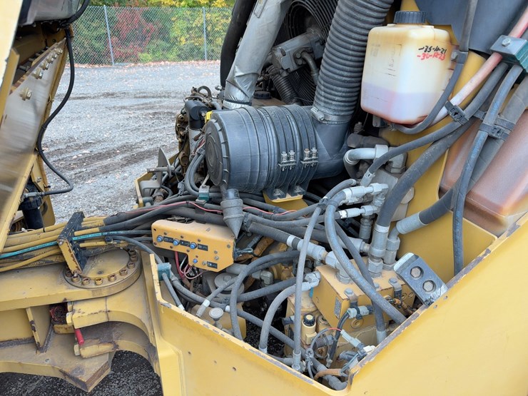 2008-caterpillar-cb-534dxw-image-16