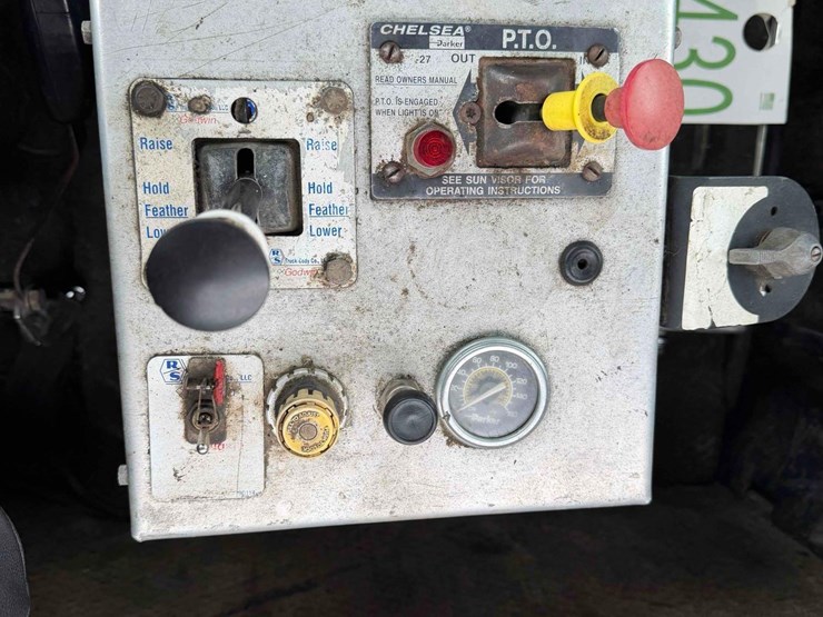 2006-freightliner-tri-axle-dump-image-20