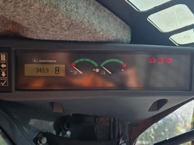 2015-deere-326e-image-49