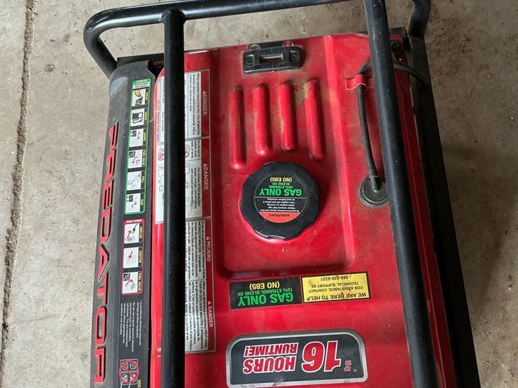 #105-•-predator-4375-portable-gas-generator-image-9