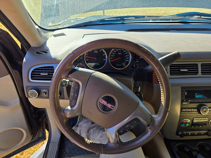 2008-gmc-sierra-2500hd-image-39