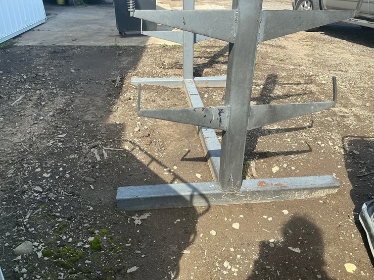 #180-•-double-sided-steel-cantilever-storage-rack-image-4