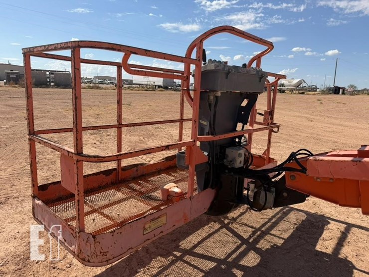 2007-jlg-800s-image-9