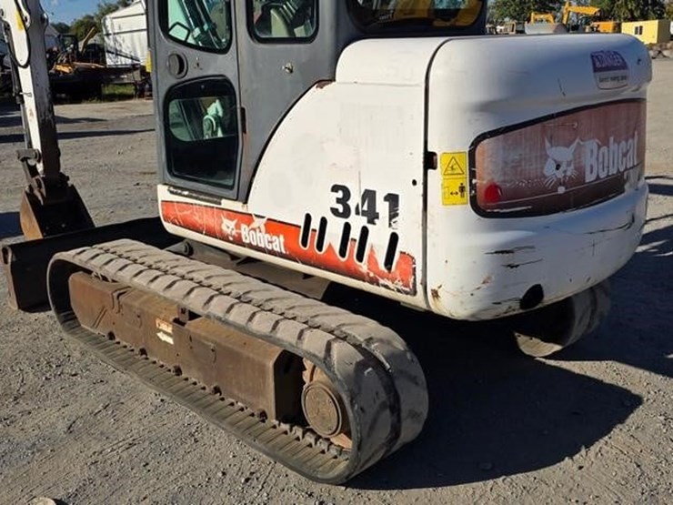2006-bobcat-341g-image-21