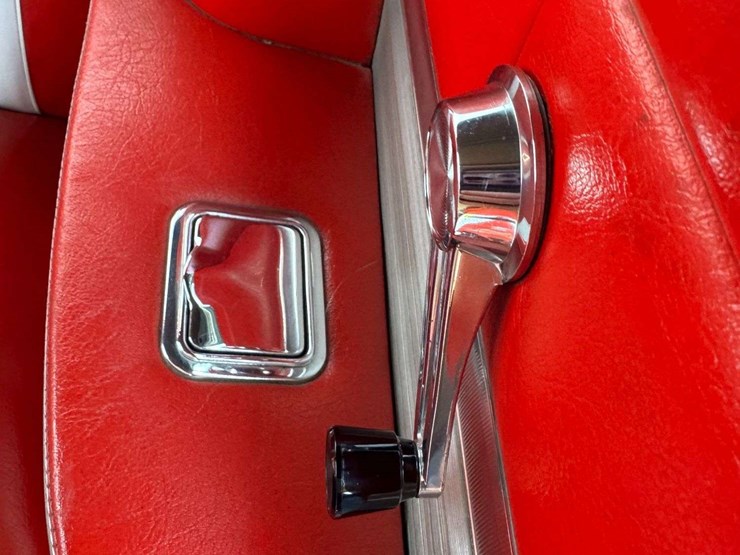 1961-chevrolet-impala-convertible-unrestored-original-image-112