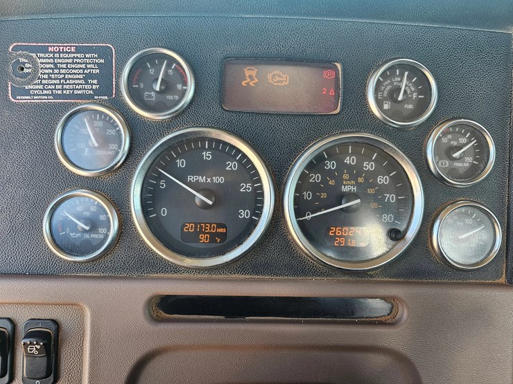 2012-peterbilt-367-image-8