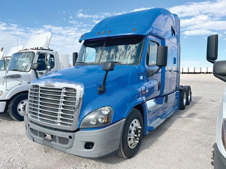 2017-freightliner-cascadia-125-image-2