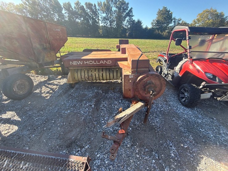new-holland-310-image-1