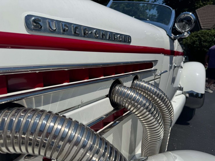 1936-auburn-852-supercharged-boattail-speedster-image-11
