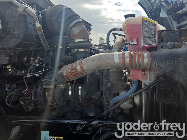 2017-kenworth-t880-image-64