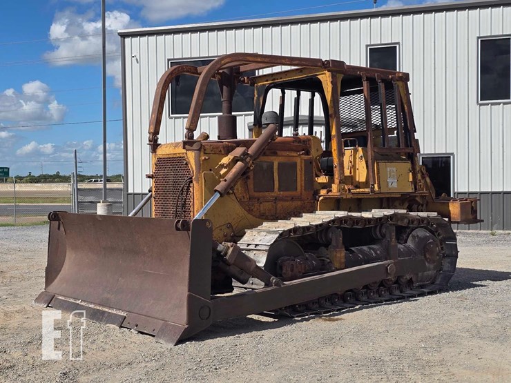 caterpillar-d6d-image-1