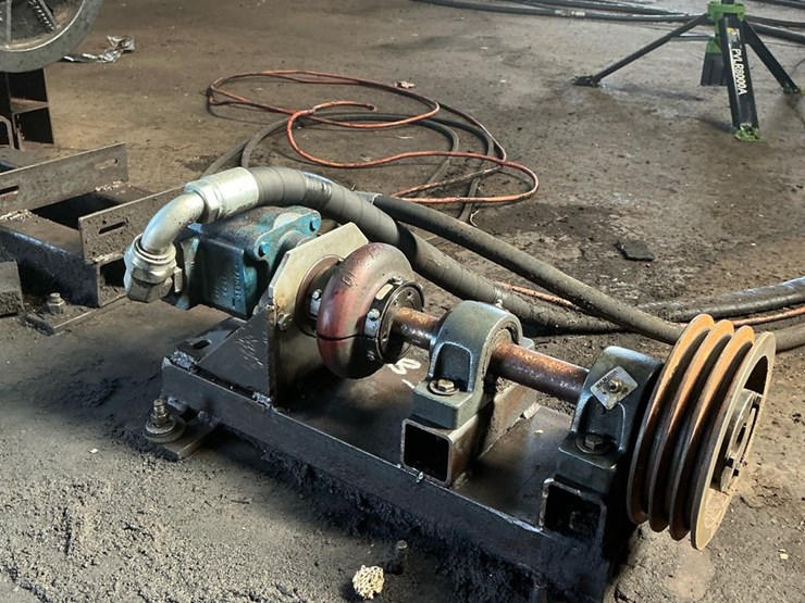 #158-•-custom-hydraulic-pump-&-reservoir-assembly-image-3