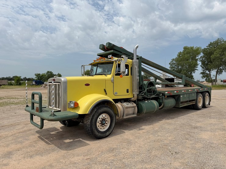 2013-peterbilt-367-image-3