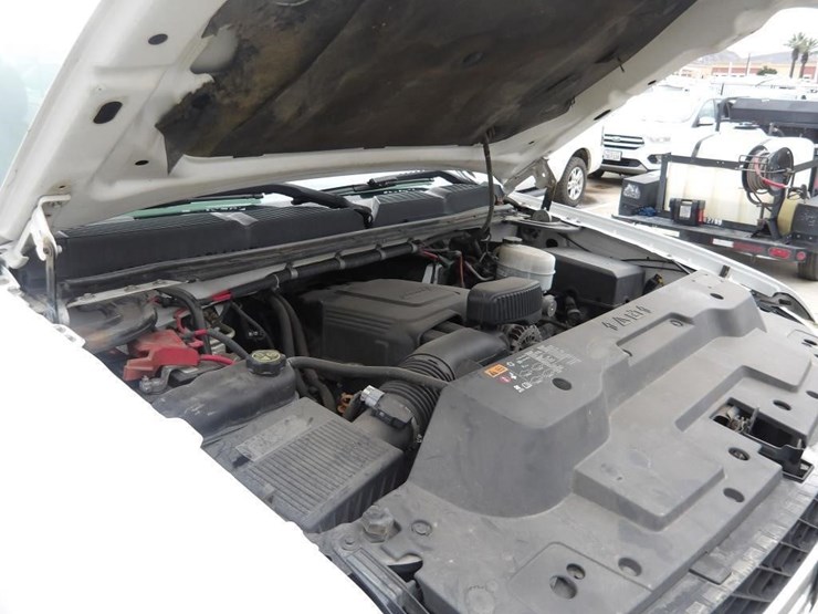 2013-chevrolet-silverado-3500-image-8