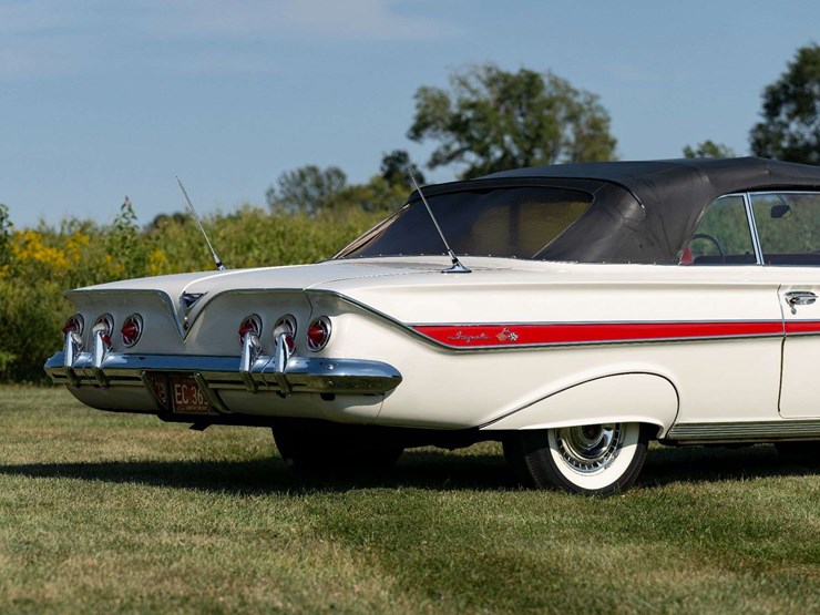 1961-chevrolet-impala-convertible-unrestored-original-image-8