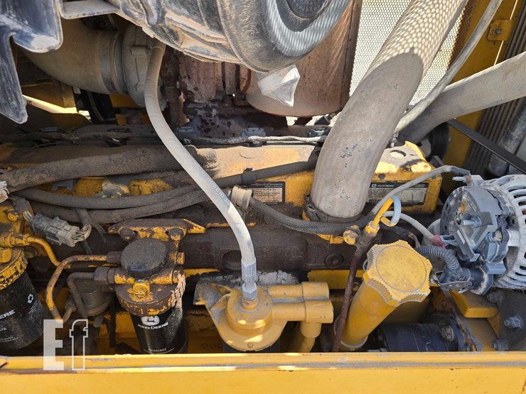 2008-deere-750j-image-35
