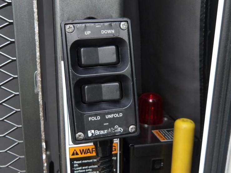 2016-ford-e450-image-16