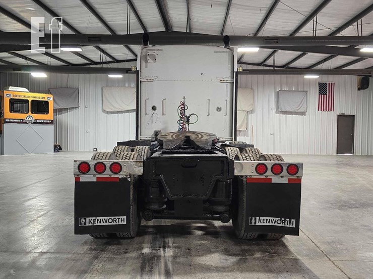2009-kenworth-t800-image-8